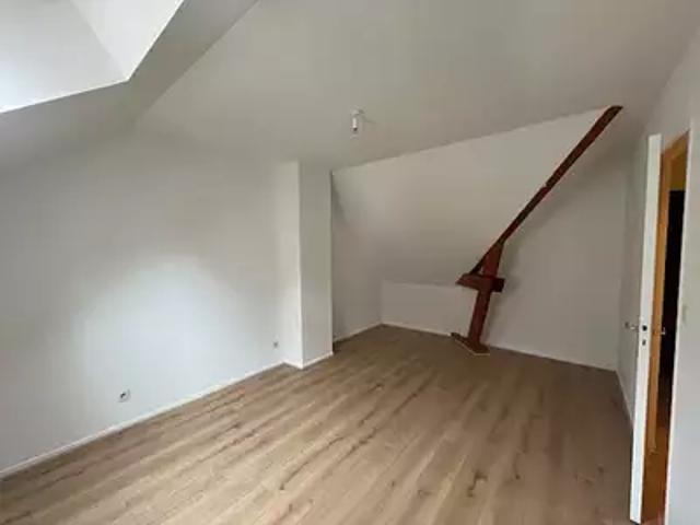 location appartement, 80.0 m² au dernier étage