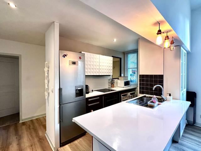 Location appartement, 80.32 m² T 3 à Bordeaux, 1 482 €