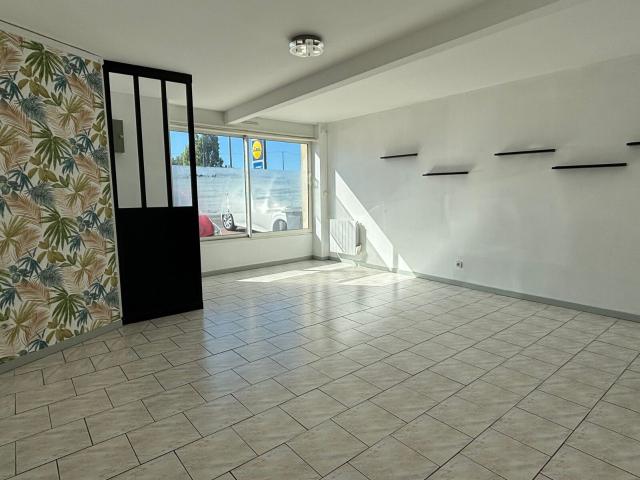 Location appartement, 82.17 m² T 3 à Rochefort, 825 €