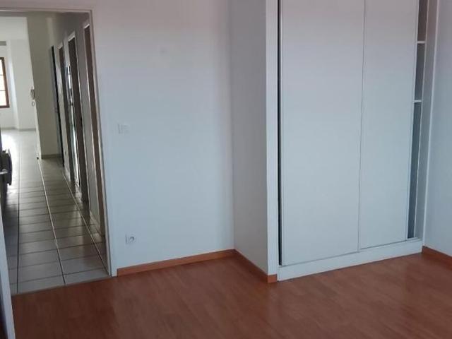 Location Appartement 84 m² à Montluel 799 ¤ CC /mois