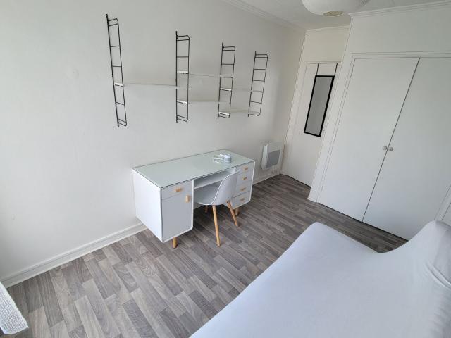 Location appartement, 86.54 m² T 5 à Pessac, 430 €