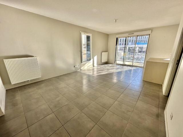 Location Appartement 4 pièces 82m² BORDEAUX 33800