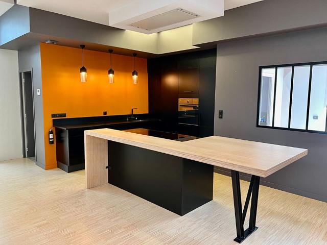 Location appartement 8 pièces, 190.00m², Clermont Ferrand