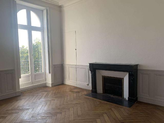 Location appartement 8 pièces Nantes Saint Clément Jardin des plantes 44