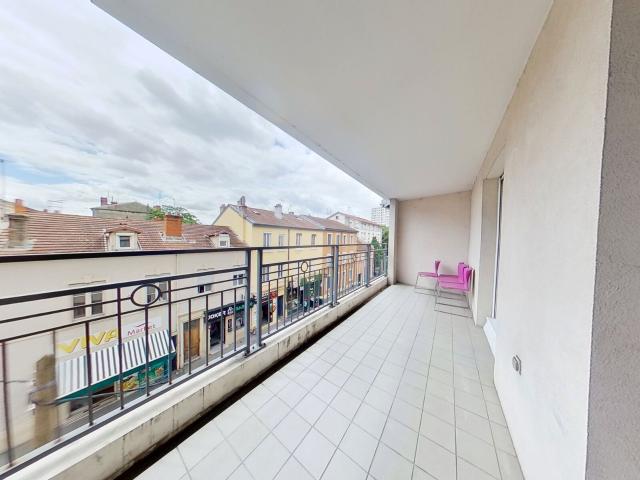 Location appartement, 93.47 m² T 4 à Villeurbanne, 1 270 €