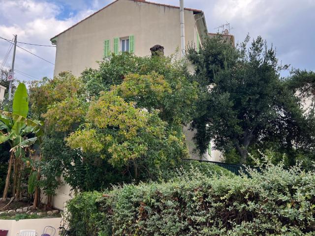 Location appartement, 92 m² T 4 à Cannes, 1 500 €