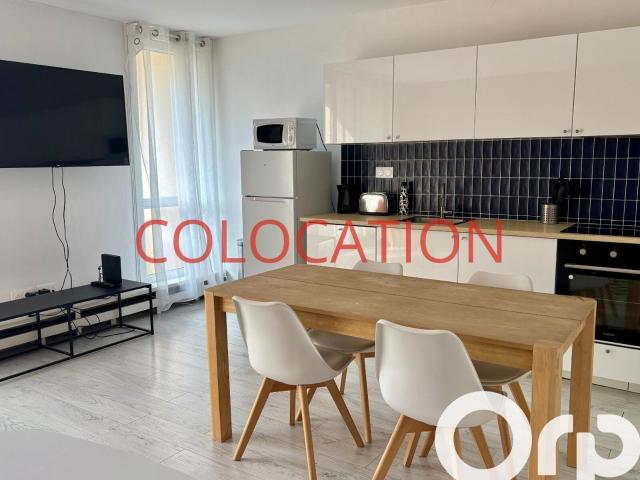 Location appartement, 9.93 m² T 1 à Élancourt, 565 €