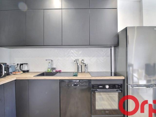Location appartement, 100.15 m² T 5 à Marseille 1, 1 990 €