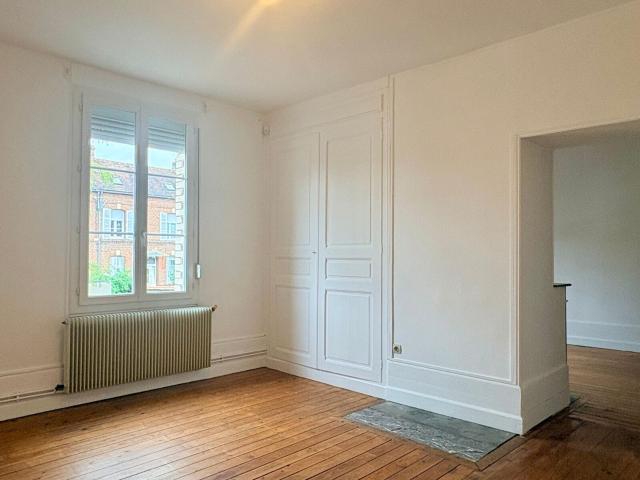 Location appartement, 101.19 m² T 4 à Beauvais, 900 €