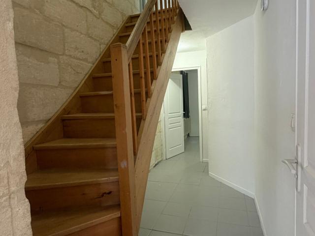 Location appartement, 102 m² T 5 à Beaucaire, 790 €