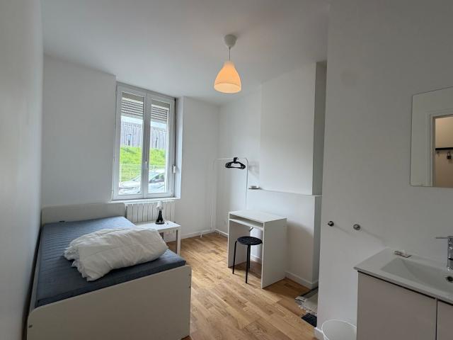 Location appartement, 10 m² T 2 à Valenciennes, 340 €
