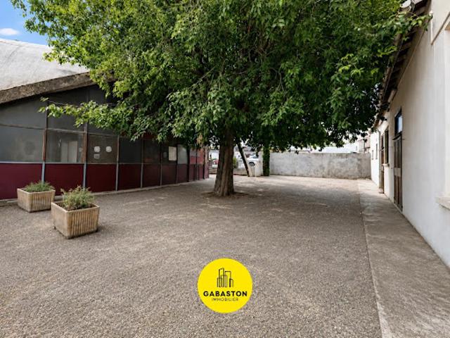 Location Appartement 10 pièces 1330 m2 Marseille 10ème