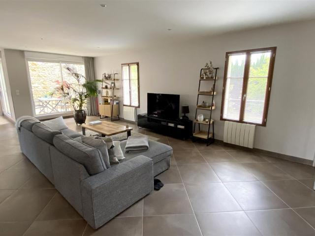 Location appartement, 113.33 m² T 3 à Bois le Roi, 2 050 €