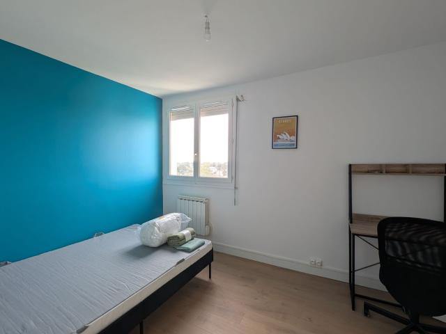 Location appartement, 11.7 m² T 1 à Gradignan, 560 €