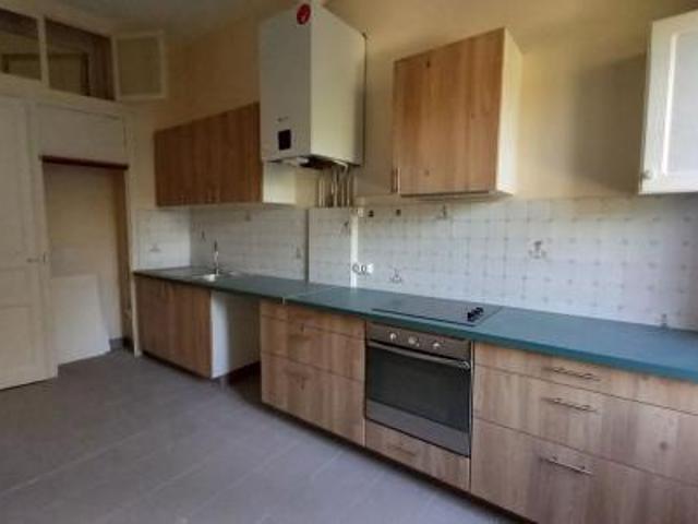 location appartement 11 rue gaston boissier 4 pièces 107 m2 gard 30900 930 €