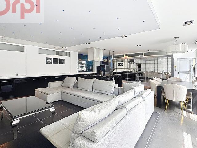 Location appartement, 134.85 m² T 3 à Annemasse, 2 700 €