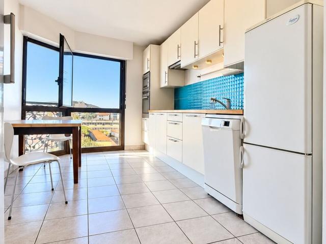 Location appartement, 139.41 m² T 5 à Lyon 4, 1 900 €