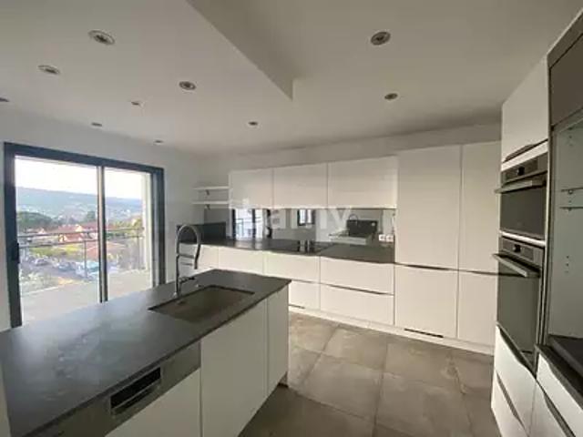 location appartement, 148.47 m² terrasse parking