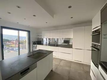 location appartement, 148.47 m² terrasse parking