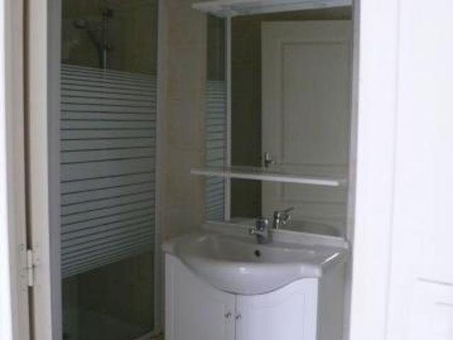 location appartement 14 rue des fourbisseurs 2 pièces 41 m2 gard 30900 513 €