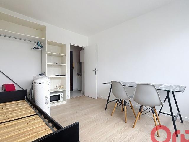 Location appartement, 15.62 m² T 1 à Châtenay Malabry, 730 €