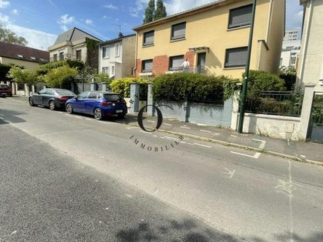 Location Appartement 15 pièces Meublé 220m² BAGNEUX 92220