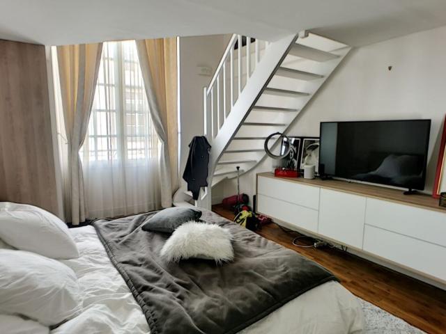 Location appartement, 173.74 m² T 5 à Orléans, 2 096 €