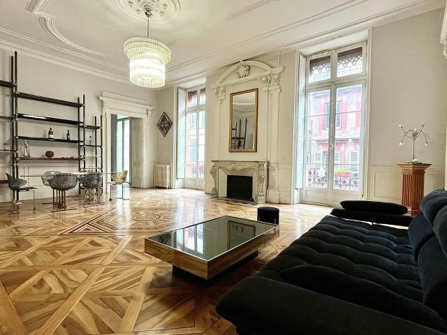 Location appartement, 180.18 m² T 3 à Toulouse, 2 800 €