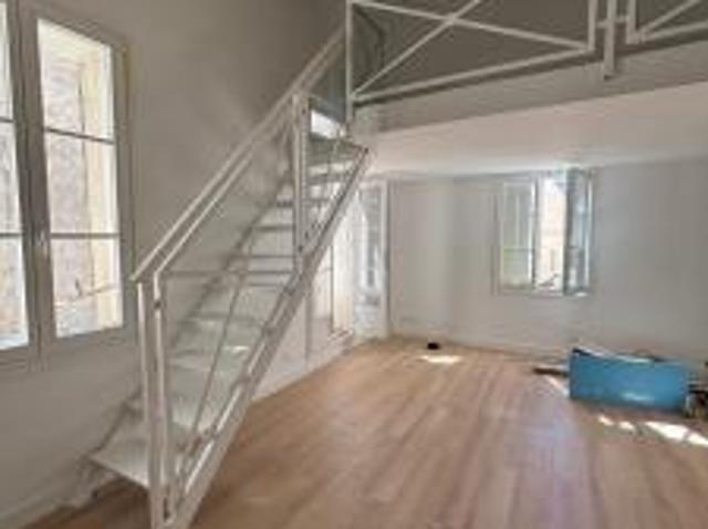 location appartement 18 rue porte cancière 3 pièces 58 m2 gard 30000 710 €