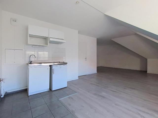 Location appartement 1 pièce MANTES LA JOLIE 44m² à 835.88€/mois CDC Habitat