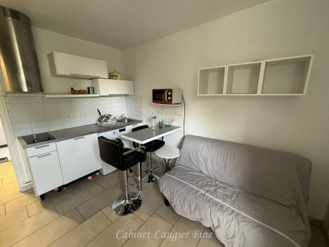location appartement 1 pièce Marseille Ecole, commerce