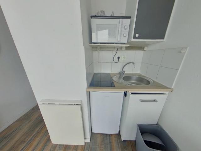 Location Appartement 1 pièce Meublé 15m² TOURS 37000