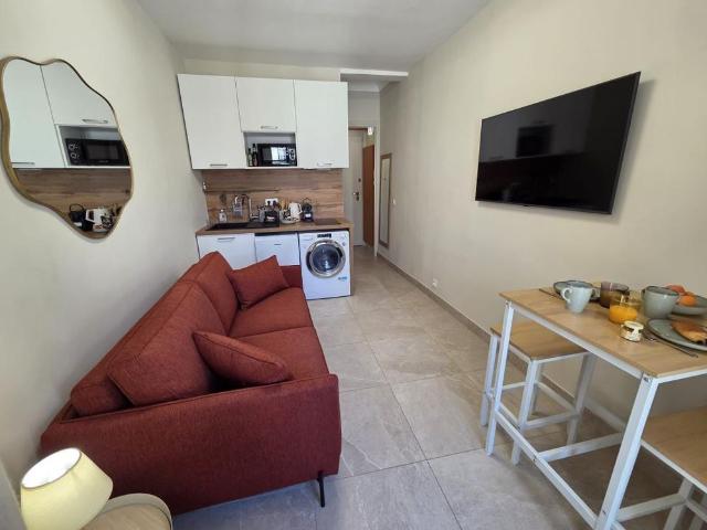Location Appartement 1 pièce Meublé 16m² NICE 06000