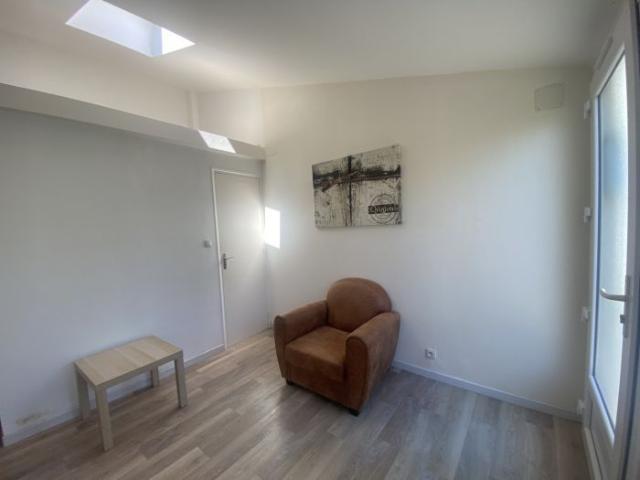 Location Appartement 1 pièce Meublé 18m² EGLETONS 19300