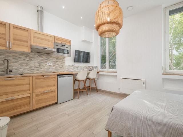 Location Appartement 1 pièce Meublé 20m² MARSEILLE 1er