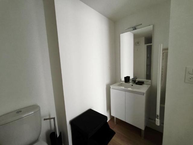 Location Appartement 1 pièce Meublé 21m² NANTES 44300