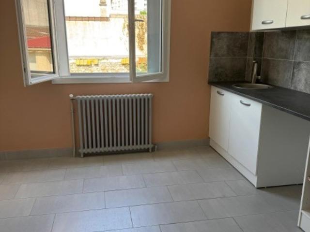 Location appartement 1 pièce à 92390 Villeneuve la Garenne  réf:P92390BRO32S0 54213. | AROBAZIMMO