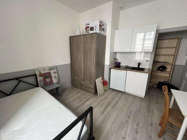 Location appartement 1 pièce Angers Saint Léonard Madeleine 49