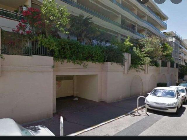 Location appartement 1 pièce Cannes 06