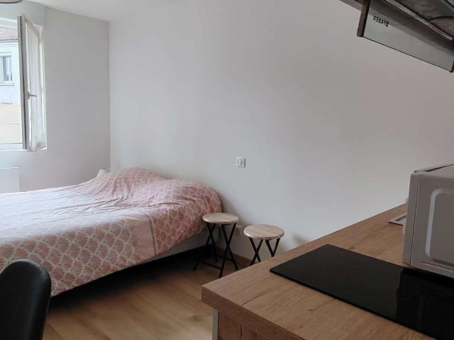 Location appartement 1 pièce La Roche Sur Yon Gare Sncf Sacré Coeur 85