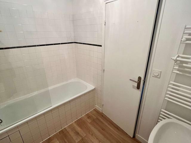 Location appartement 1 pièce Laval Centre Ville Cathédrale 53