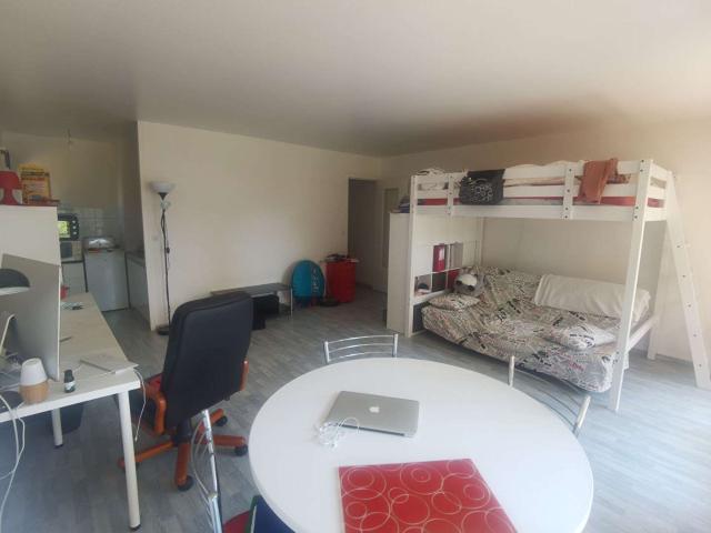 Location appartement 1 pièce Rennes Bourg L'evêque 35
