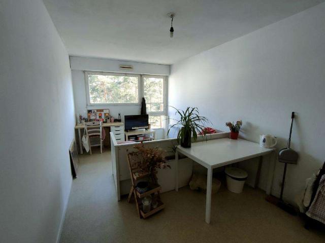 Location appartement 1 pièce Rennes Bourg L'evêque 35