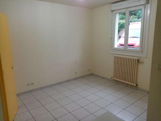 Location appartement 1 pièce Rostrenen 22