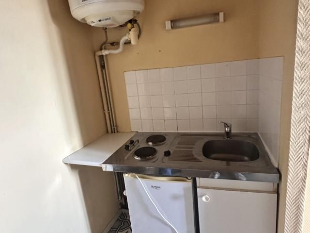 Location Appartement 1 pièce s 20 m² | 400 € Nantes Réf.LA4107 DOMINNO44