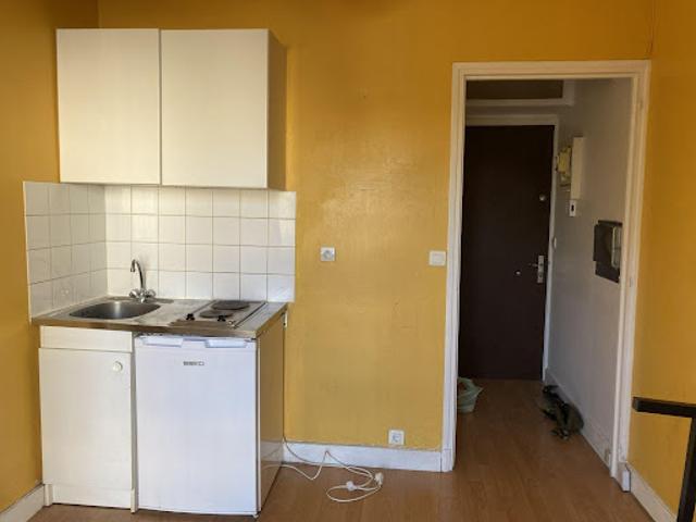 Location Appartement 1 pièce 15 m2 Paris 11ème