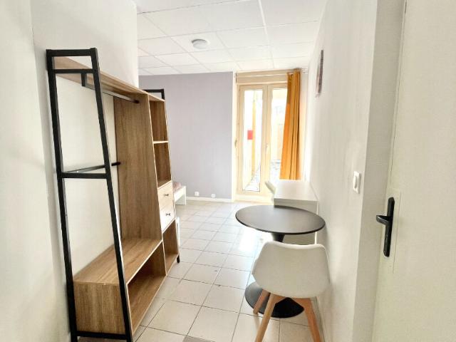 Location appartement 1 pièce, 15.63m², Metz