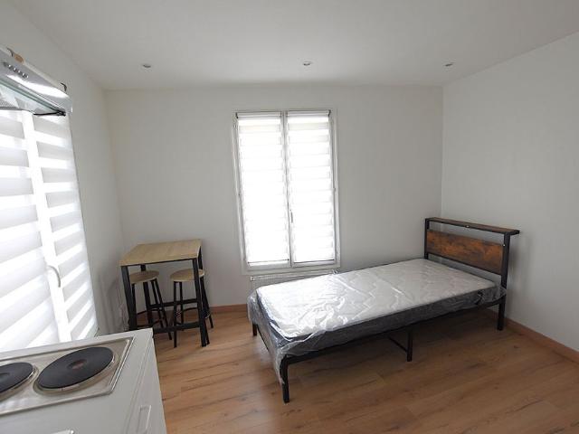 Location appartement 1 pièce, 15.85m², Pontoise