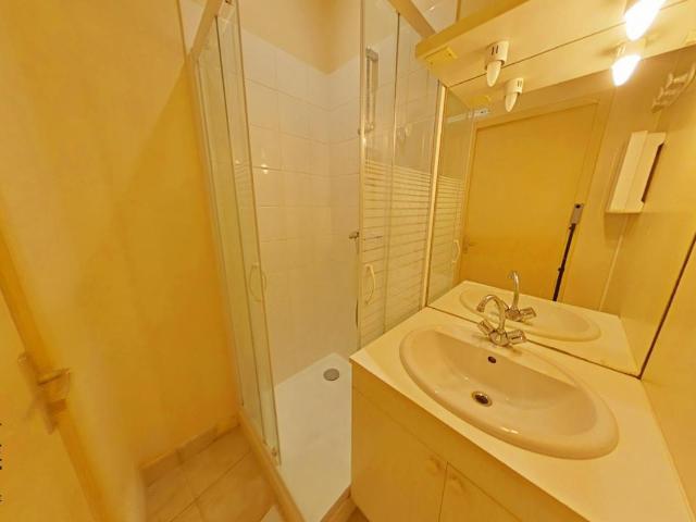 Location Appartement 1 pièce 15m² TOURS 37000