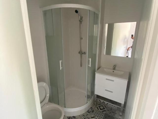 Location Appartement 1 pièce 15m² LYON 7ème